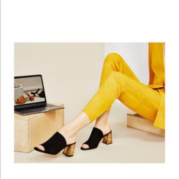 M. Gemi the Noto mule black suede with gold heel - Picture 2 of 8